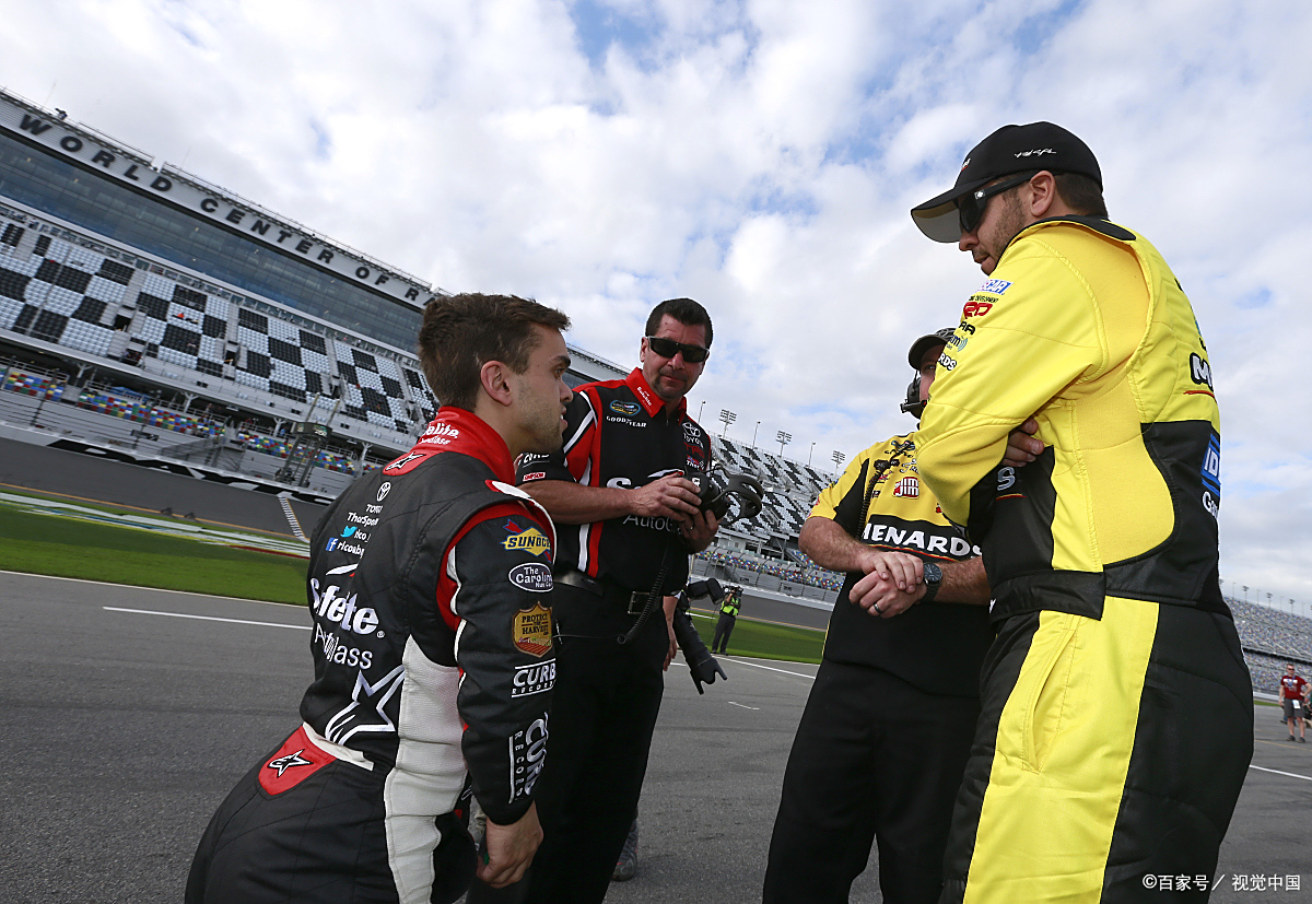 爱游戏tv-红牛车队轻取雷诺车队，佩雷兹惊艳四座